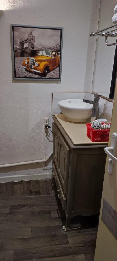 Au Quatre, 2Em Etage Centre Historique Villa Pézenas Kültér fotó