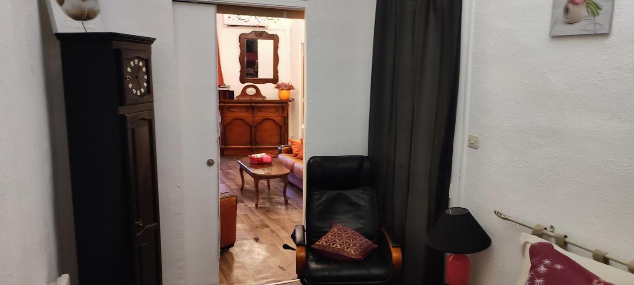 Au Quatre, 2Em Etage Centre Historique Villa Pézenas Kültér fotó